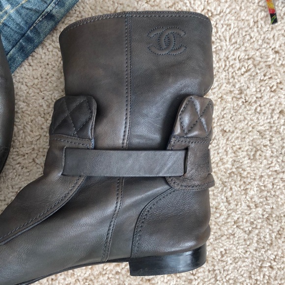 Authentic CHANEL Aged Moto Ankle Quilted BOOTS - Picture 2 of 8